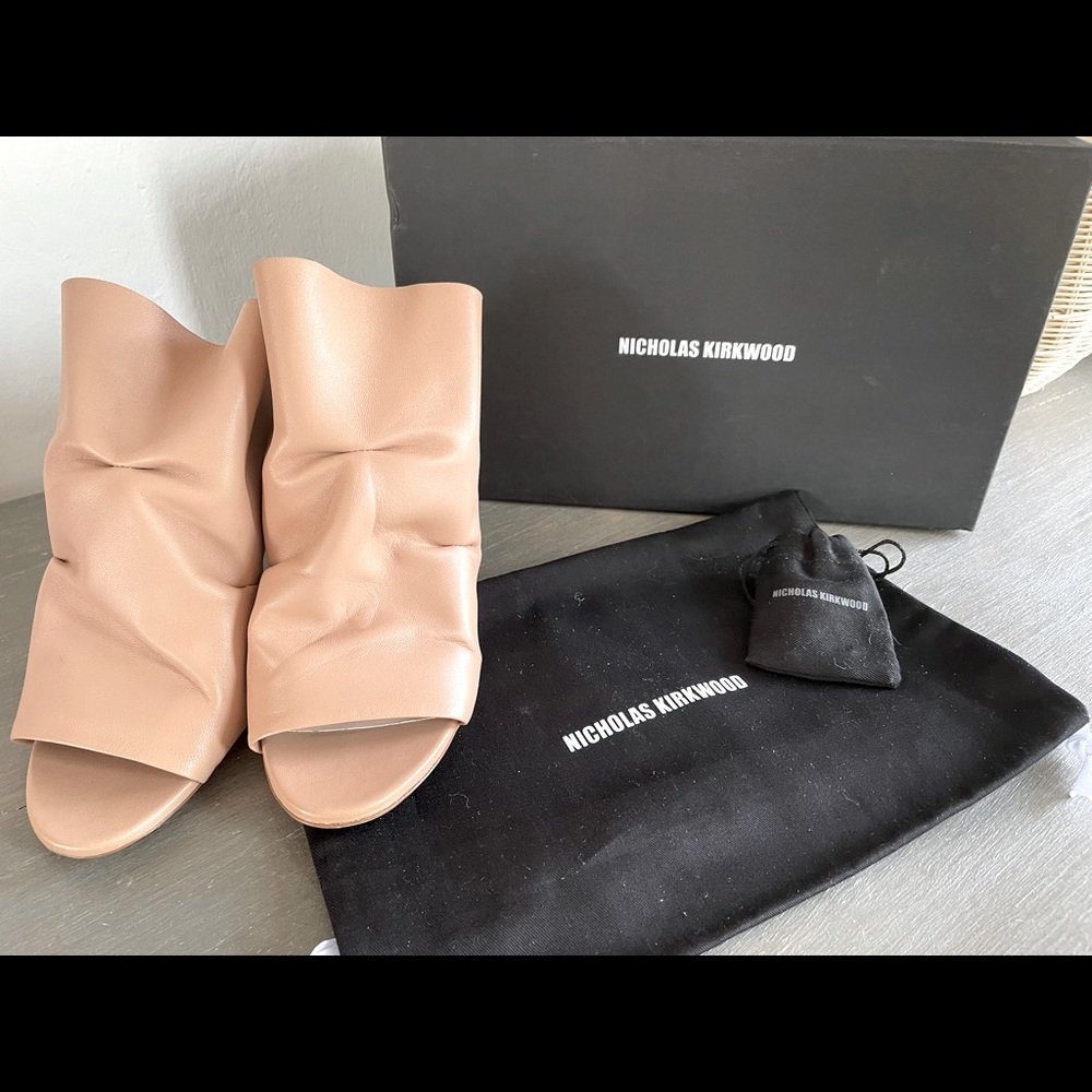 Nicholas Kirkwood D Arcy Mule in Basic Beige. 
Made in Italy
